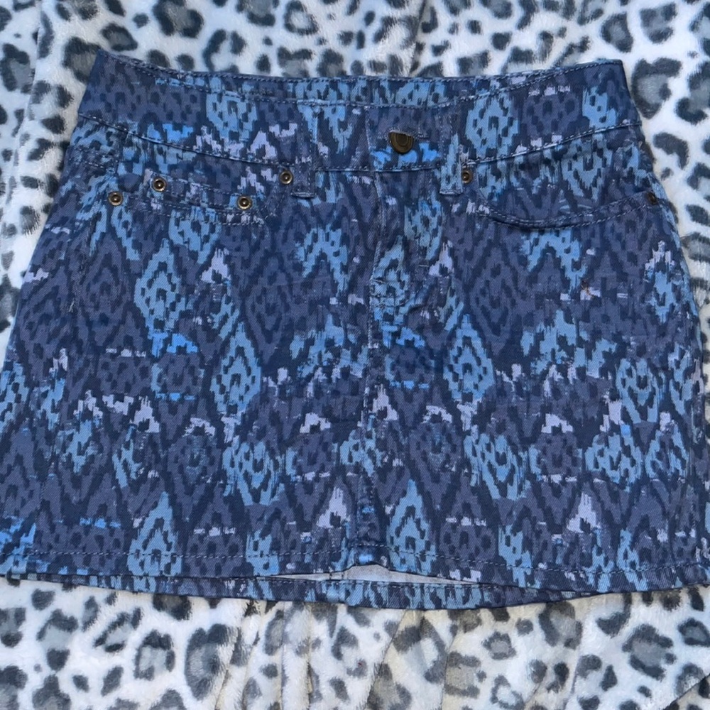 Denim trippy pattern mini skirt